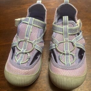 Oshkosk girls purple sparkle velcro sandles